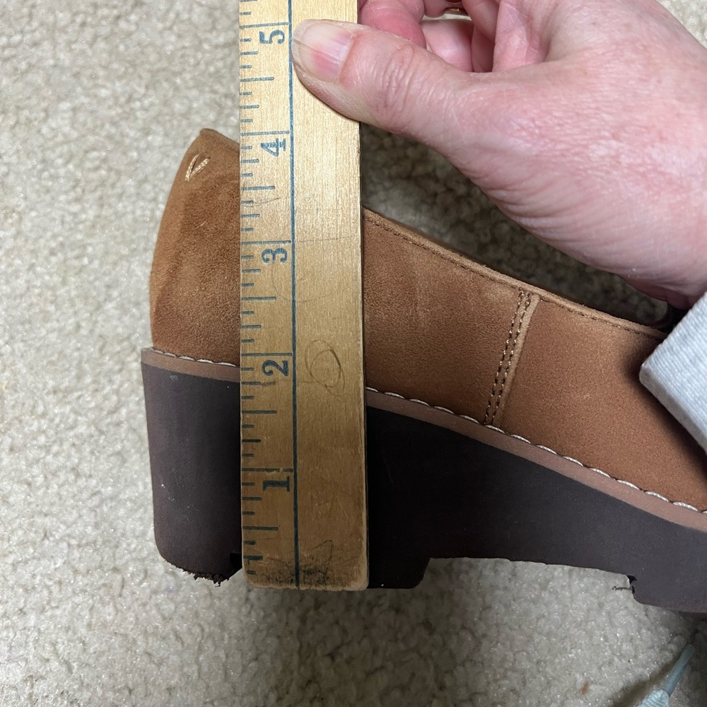 Vionic Wedges Suede Slip-On Size 6 - Picture 9 of 9